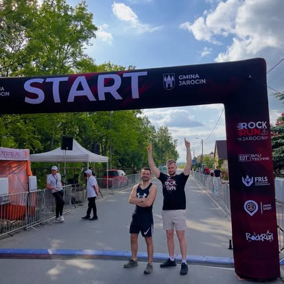 Trenerzy Active Zone na mecie biegu Rock Run w Jarocinie